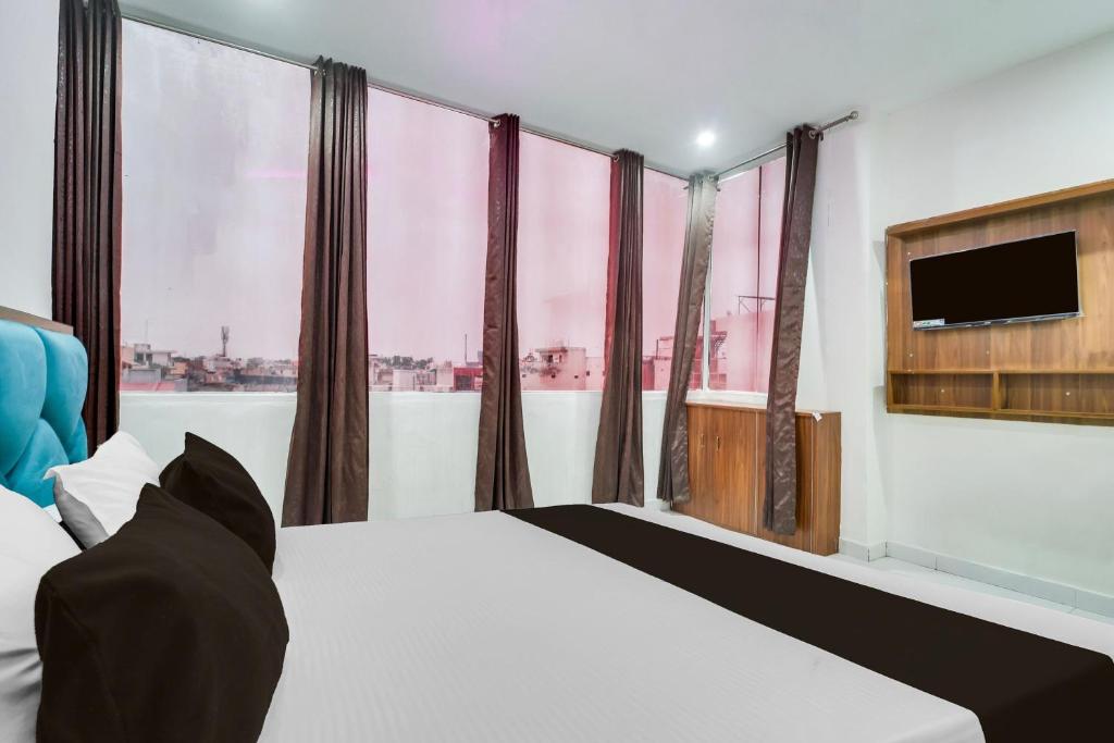 Gallery image of Hotel O Sky in Delhi