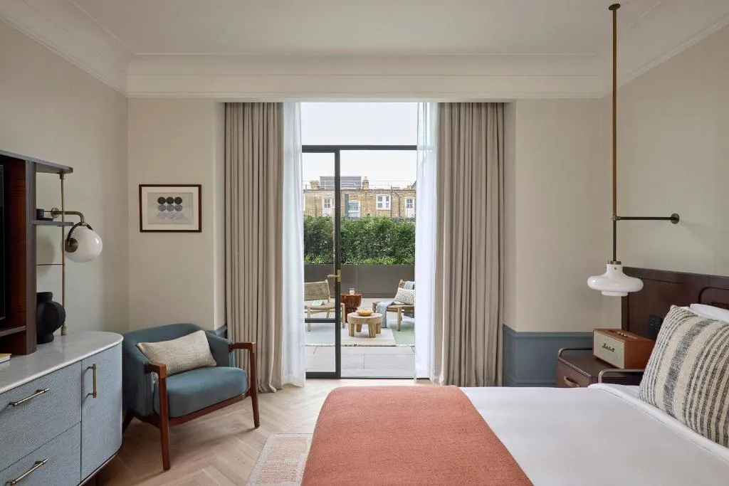 Premier Terrace Room