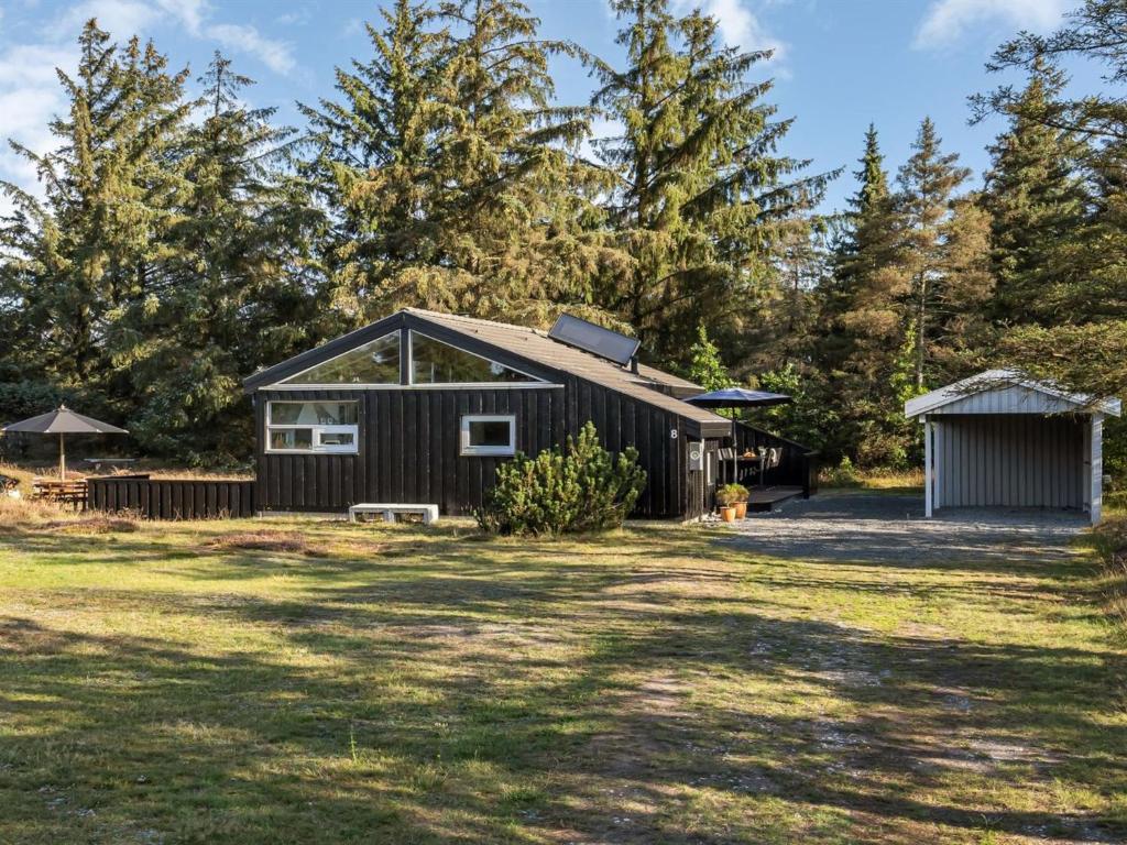 Το κτήριο όπου στεγάζεται  η παραθεριστική κατοικία