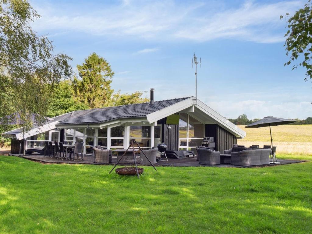 Zahrada ubytování Holiday Home Rik - 350m from the sea by Interhome