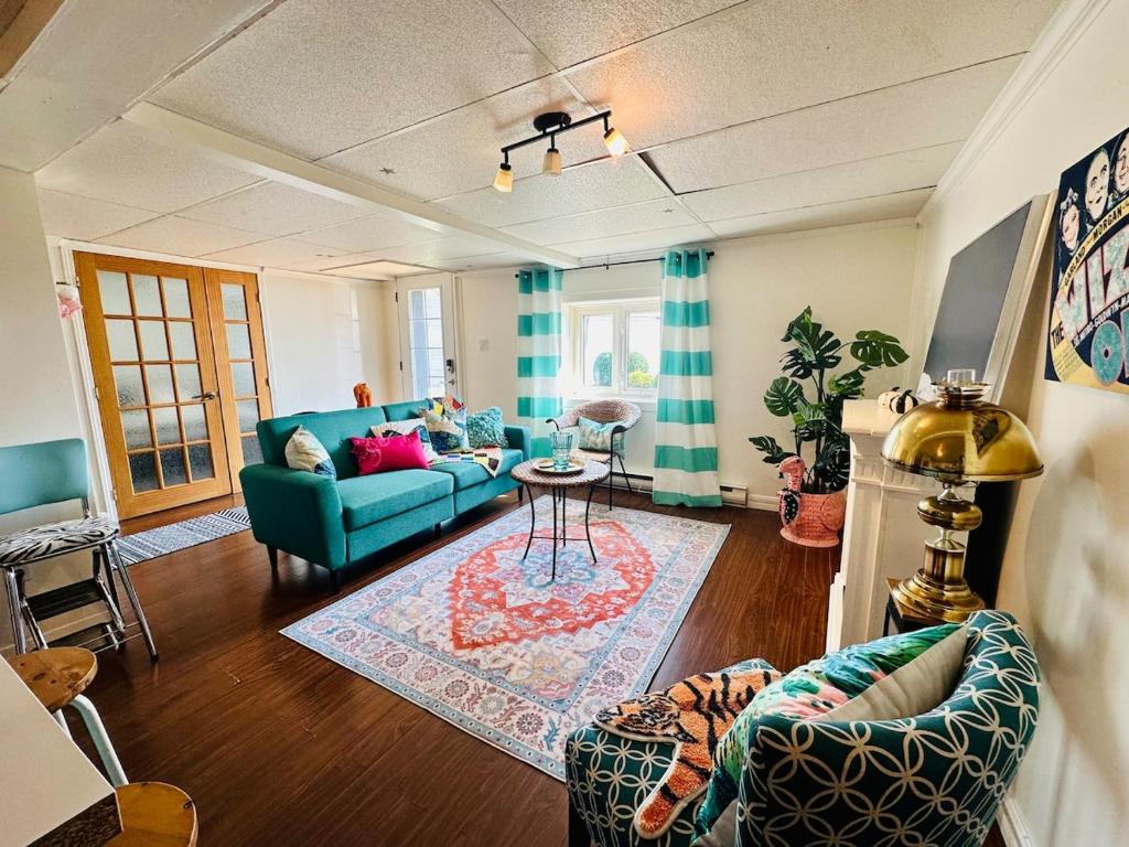 Gallery image of Le Saint-Simeon mignon in Bélanger