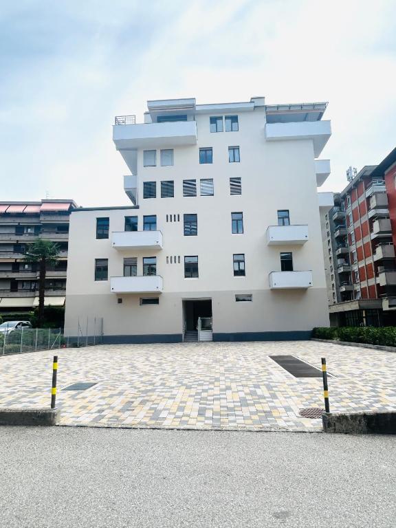 Golden Suite - Stylish and with FREE Parking! - Resim 6