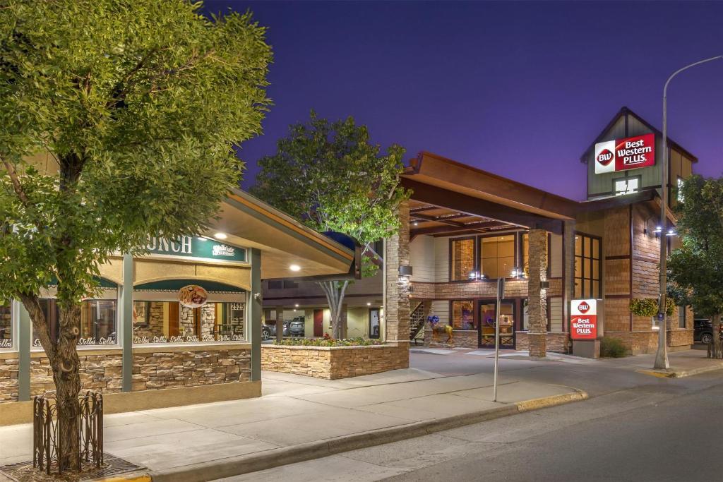 a fast food restaurant with a sign in front of it at Best Western Plus Clocktower Inn in Billings