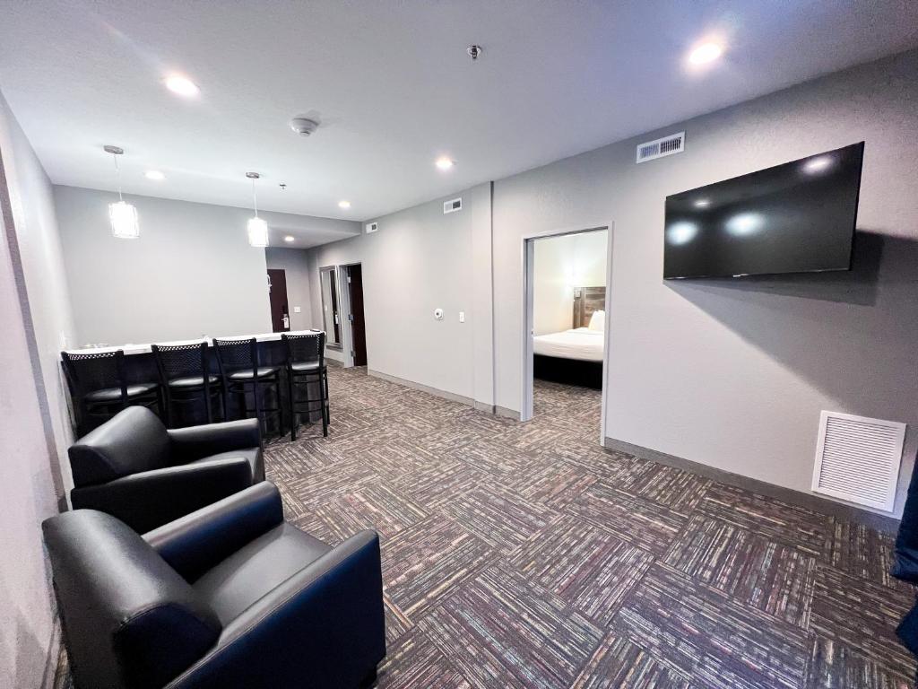 Metropolis Resort - Eau Claire - 