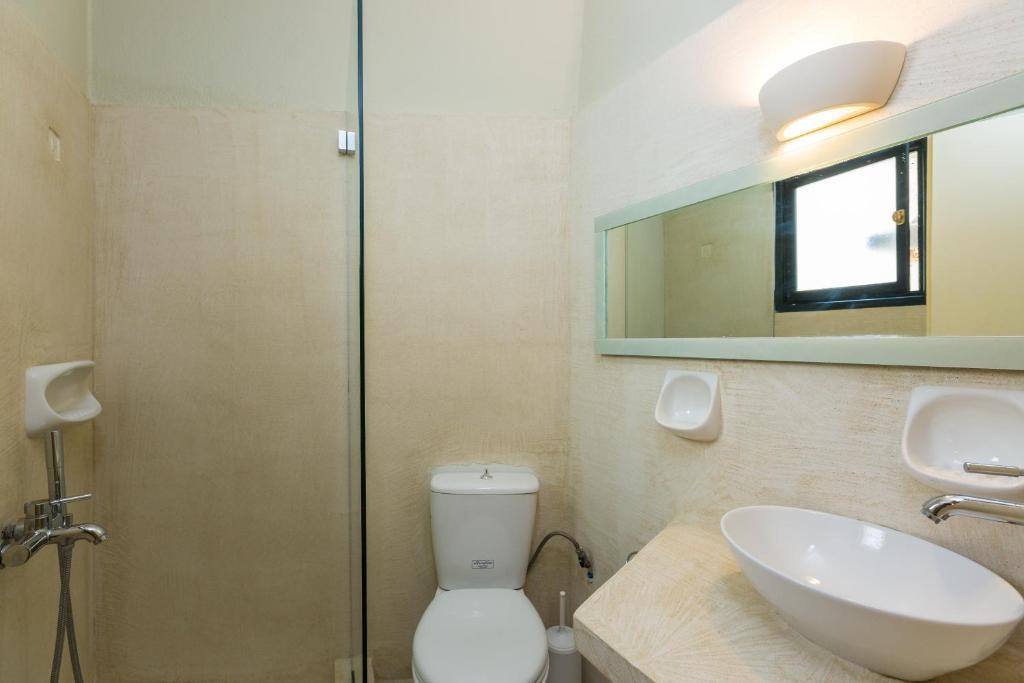 A bathroom at Sea View Villas