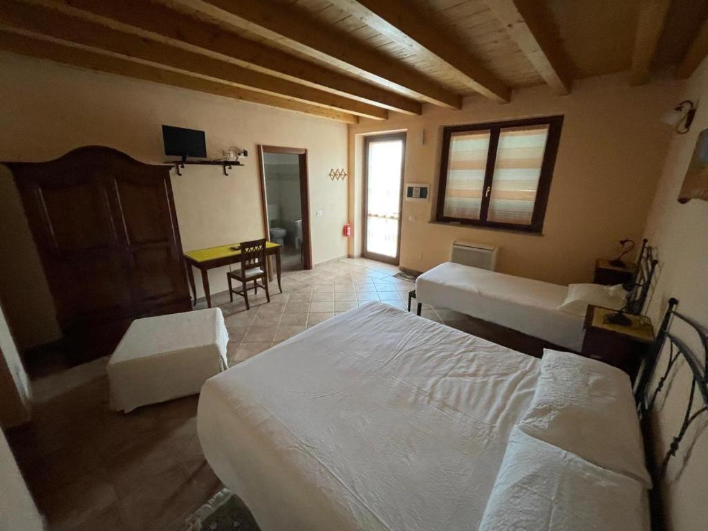 Agriturismo Cascina Serzego - Habitación Deluxe (2 Adultos + 1 Niño)