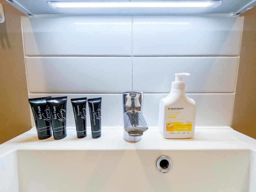 SUPER Location - Modern 2Br Apt-Pool & Gym - Resim 22