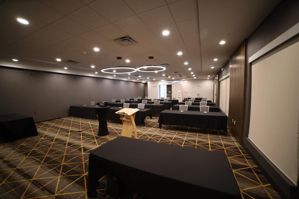 Holiday Inn Nashville Airport by IHG photo