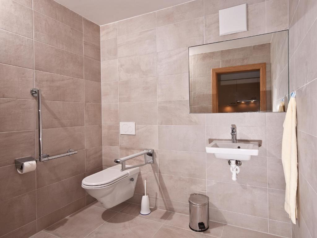 Koupelna v ubytování Hotel Neuwirt