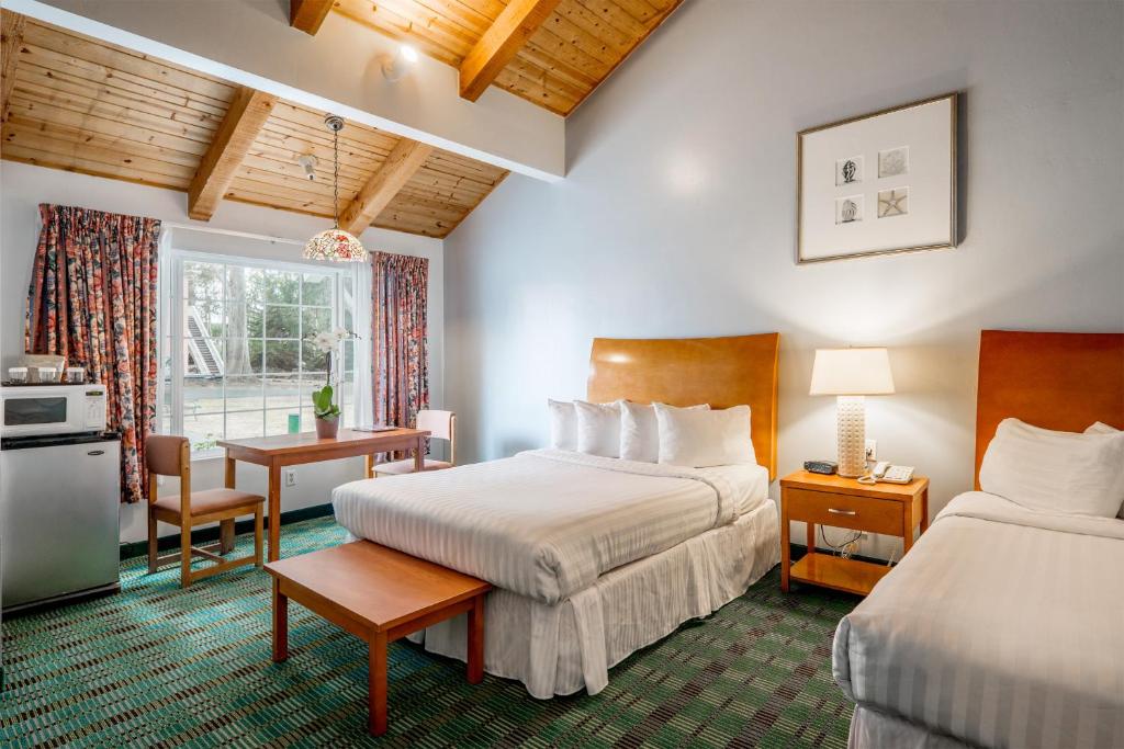 Butterfly Grove Inn photo