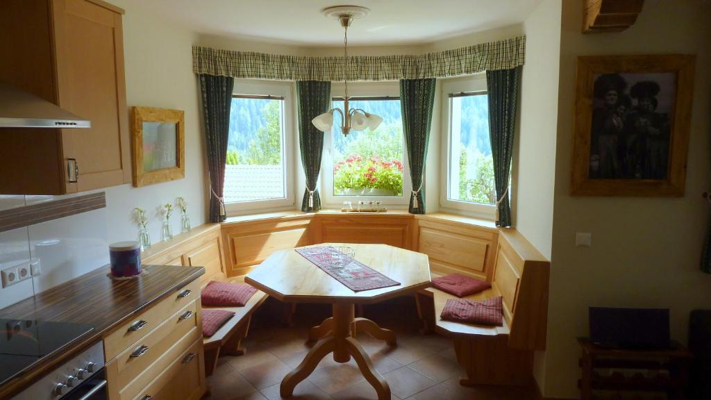 Kuchyňa alebo kuchynka v ubytovaní Ferienwohnung Lejo