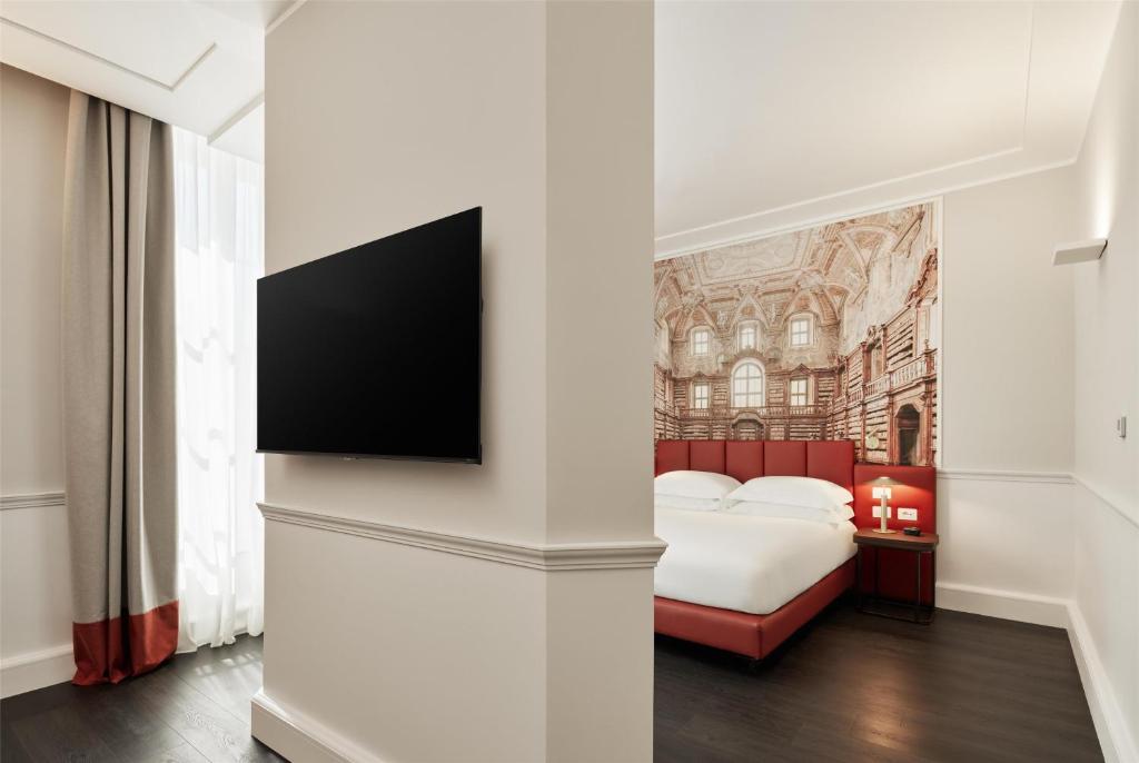 Palazzo Caracciolo Naples - Resim 8