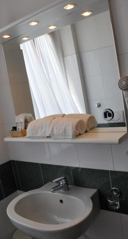 Koupelna v ubytování Albergo Della Corona