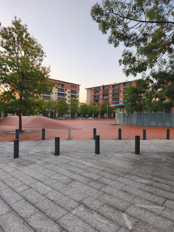 Το κτήριο όπου στεγάζεται  το δωμάτιο σε οικογενειακή κατοικία