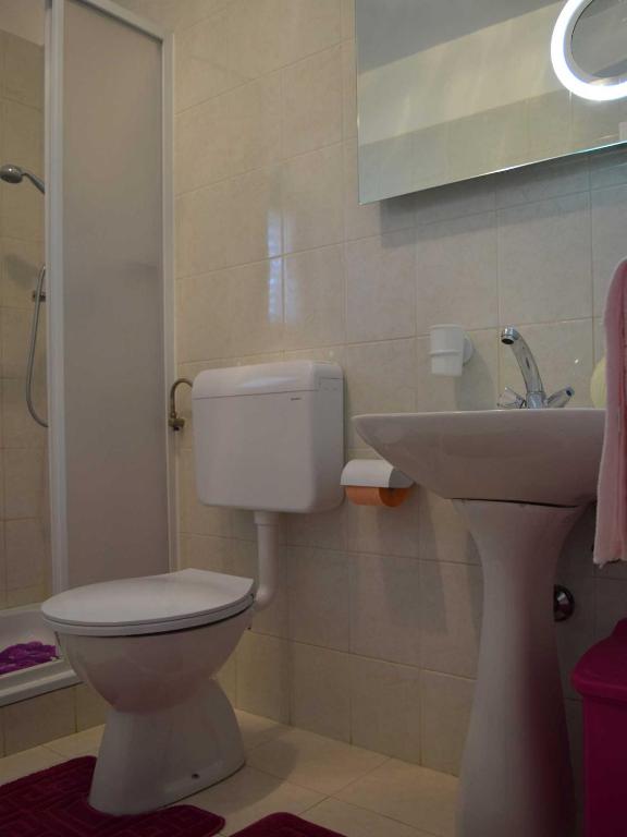 Koupelna v ubytování Guesthouse Marko
