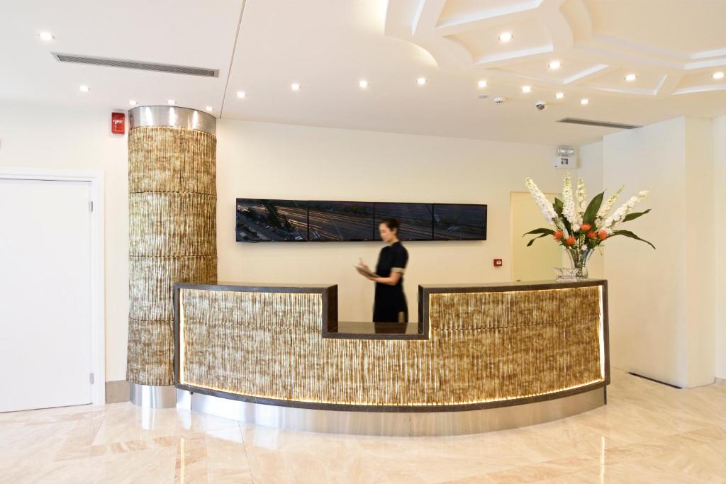 Vstupní hala nebo recepce v ubytování Athens Avenue Hotel