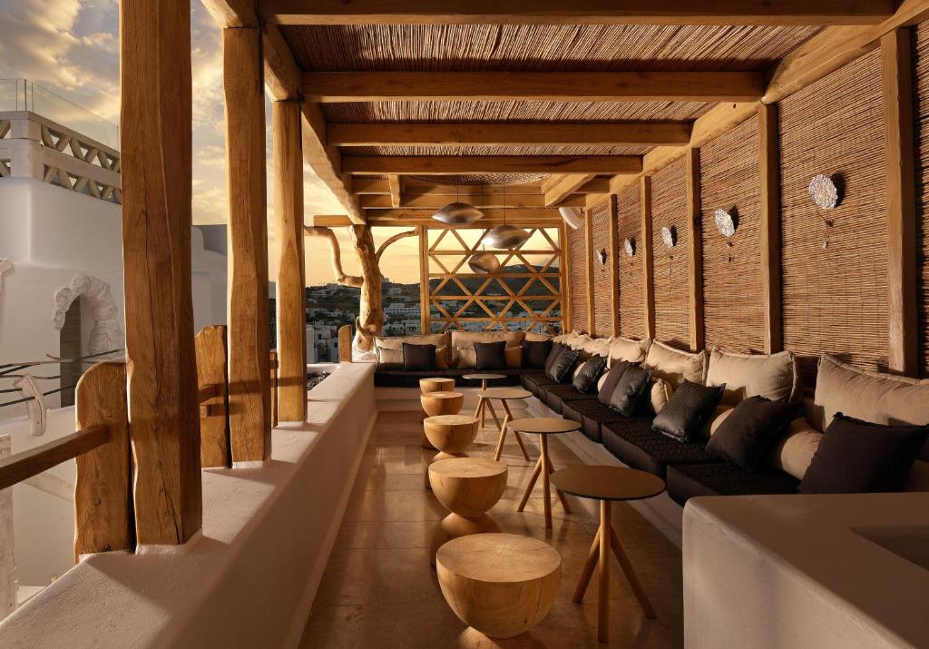 Posezení v ubytování Kove Mykonos - A Myconian Collection Hotel