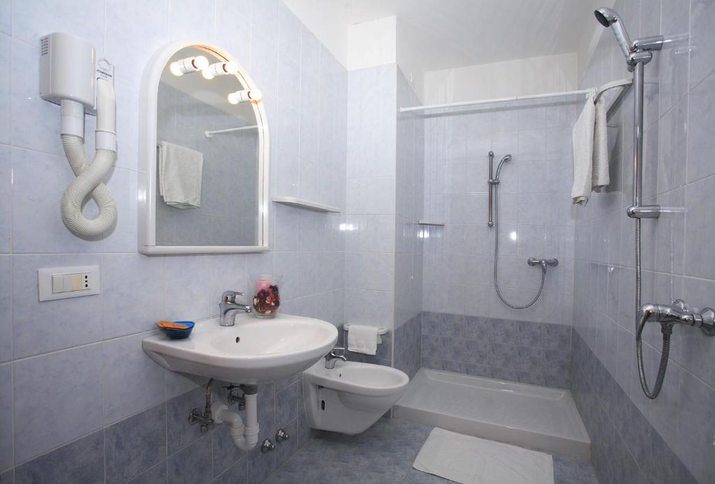 Koupelna v ubytování Hotel Aspe