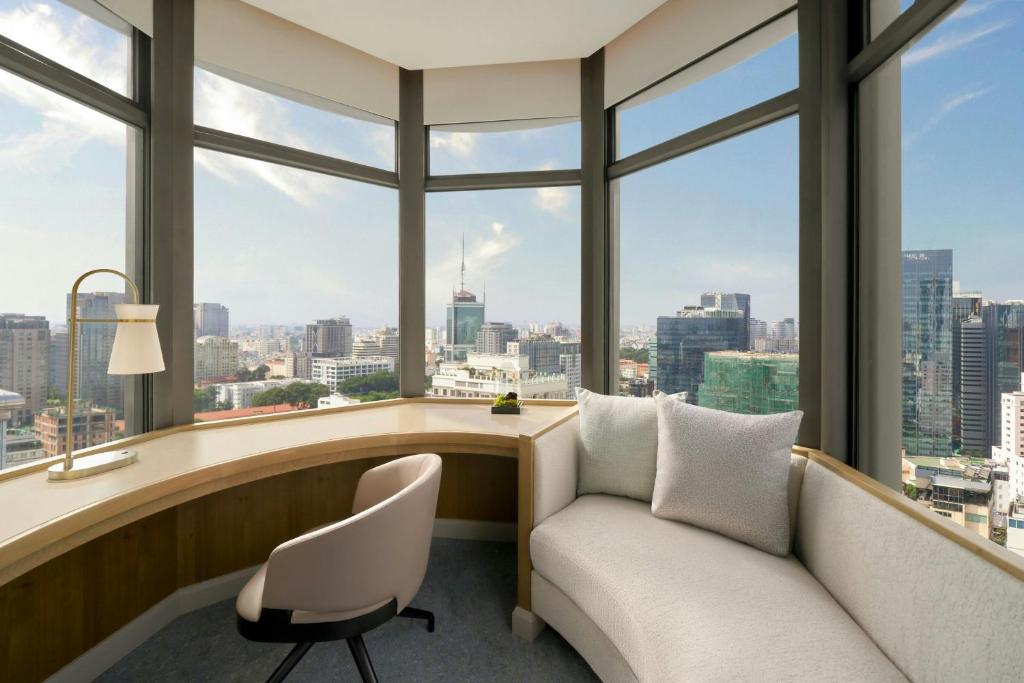 Club Lounge Access, Suite, 1 King, Grand Opera Tower