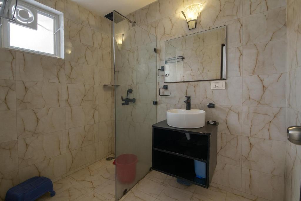 Vannituba majutusasutuses Hotel Citrine, Vrindavan - A Four Star Luxury Retreat # By Nandan Group #