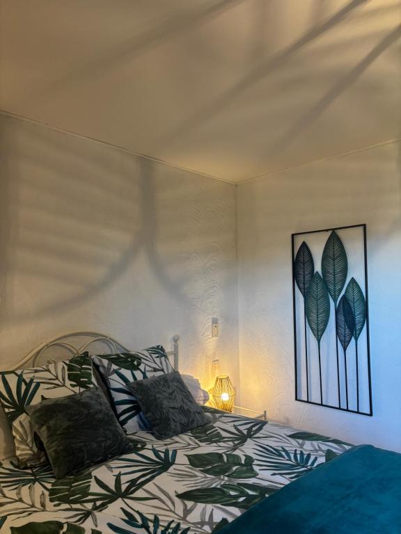 Les Chambres de Nath - Family Room With Private Bathroom