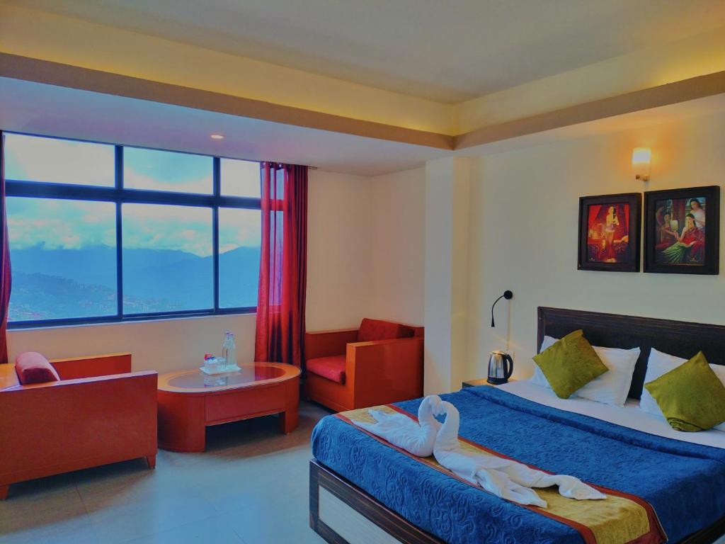 Posezení v ubytování The Valley Vista Resort Gangtok with Mountain View