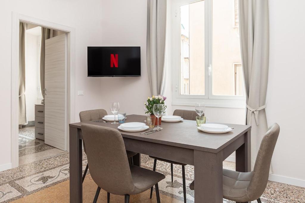 TV a/nebo společenská místnost v ubytování Rosa House free WiFi, AC