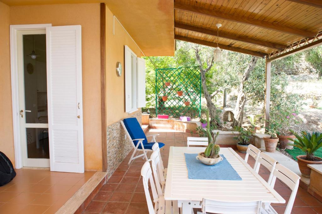 Balkón nebo terasa v ubytování Lomarchi Holiday Home