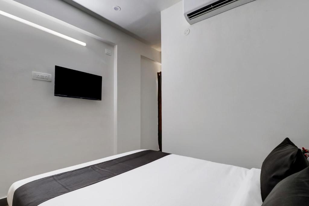 Townhouse Ecity Inn photo
