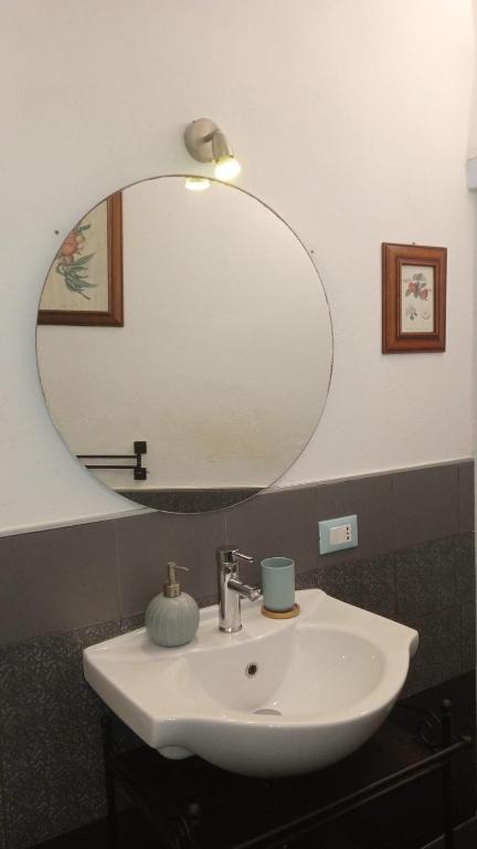 BeeClaire Guest House - 10