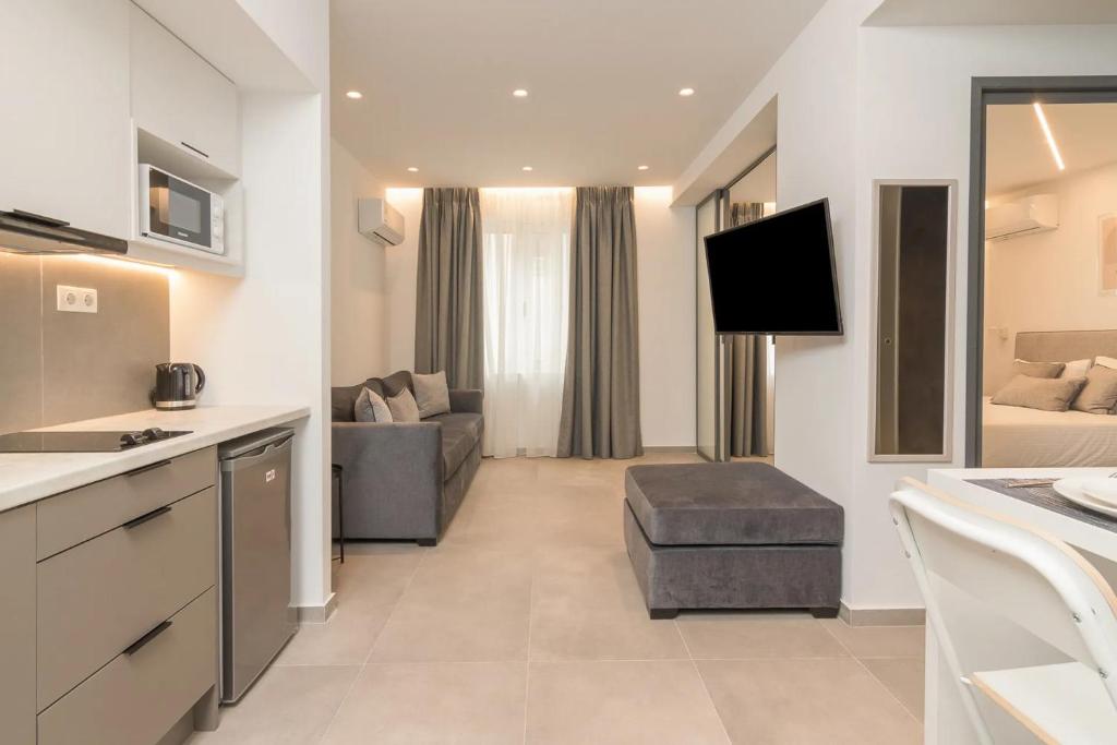 
Deluxe One-Bedroom Apartment with City View
