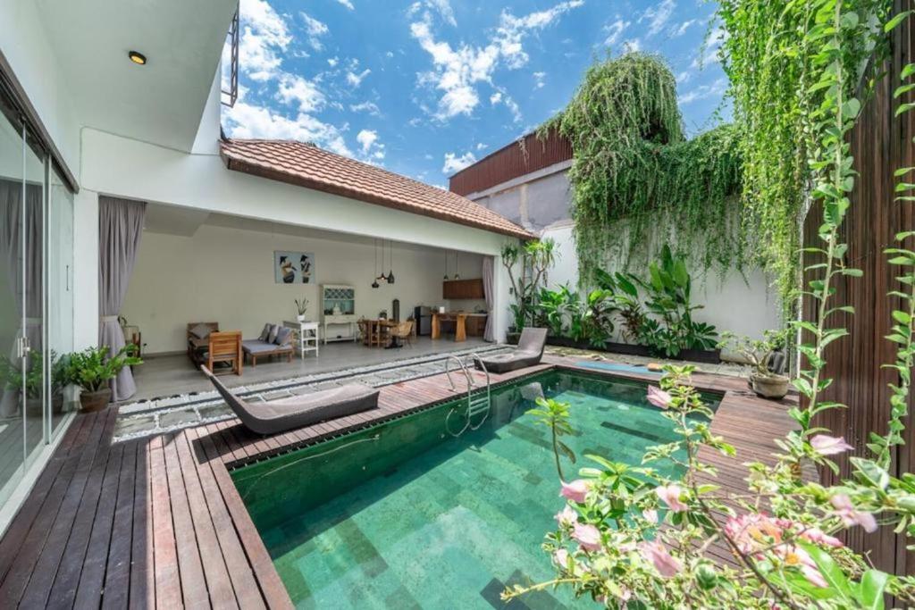Modern Tropical 2BR Villa in Seminyak Kuta with Pool & Garden, Legian ...