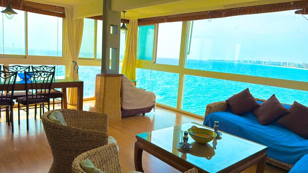 Sobre Las Olas del Mar - Housity