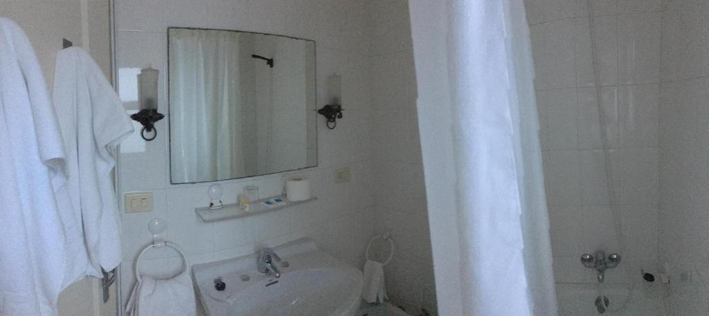 Hotel Bayona - Triple Room
