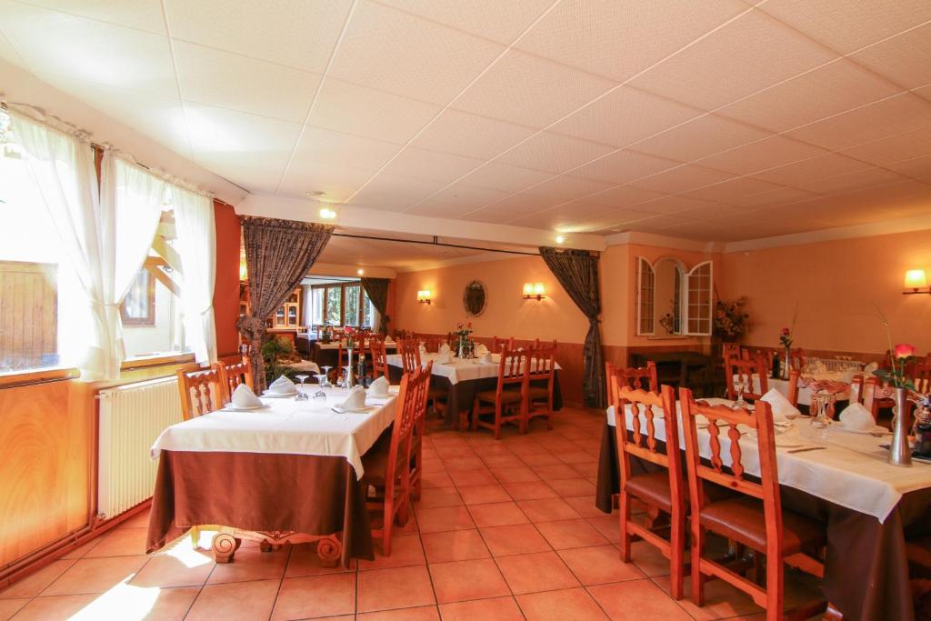 Restaurace v ubytování Roch Hotel