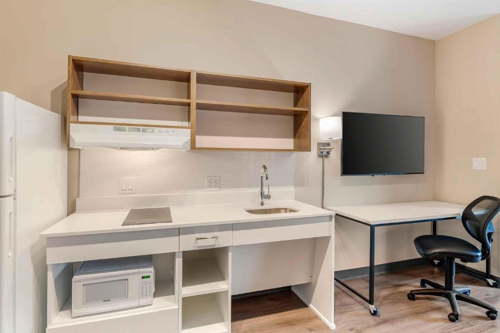 Extended Stay America Premier Suites - Charlottesville photo