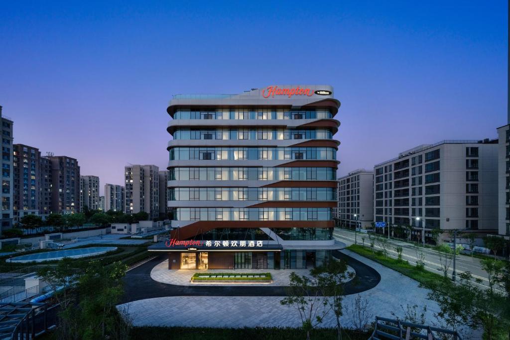 El edificio en el que está el hotel