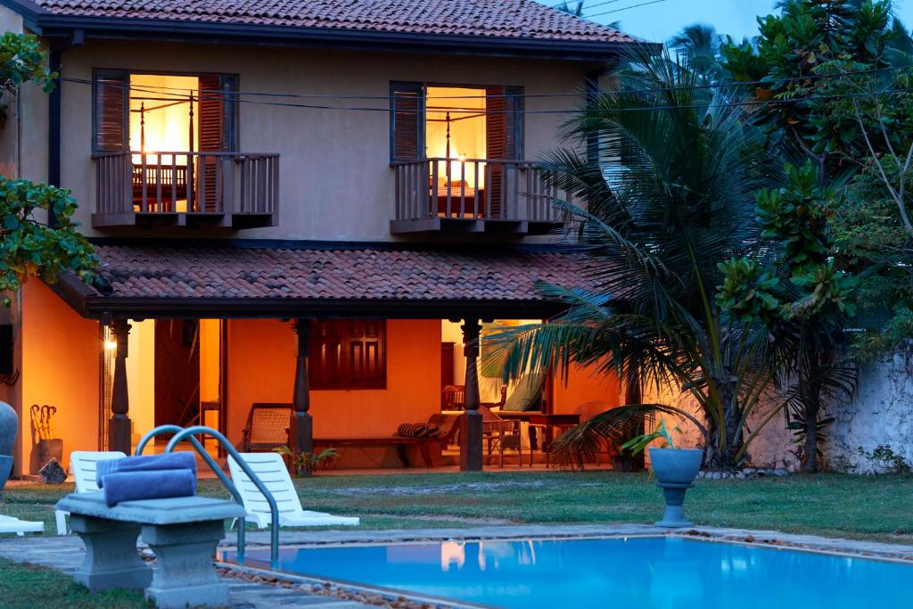 Bazén v ubytování Villa Sunbird Negombo nebo v jeho okolí