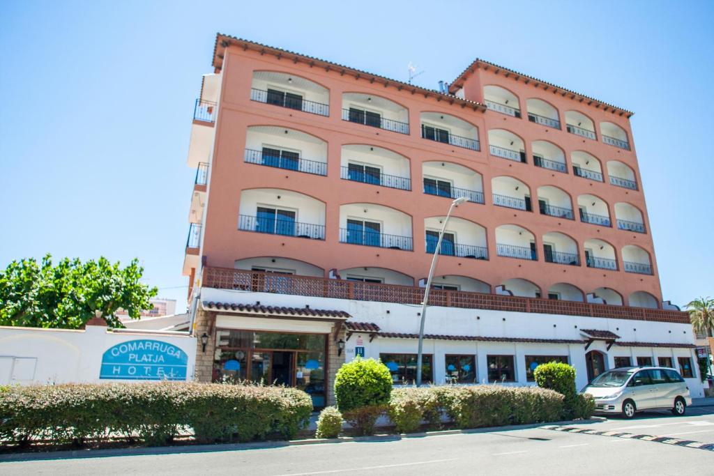 Fotografia z galérie ubytovania Hotel Comarruga Platja v destinácii Comarruga