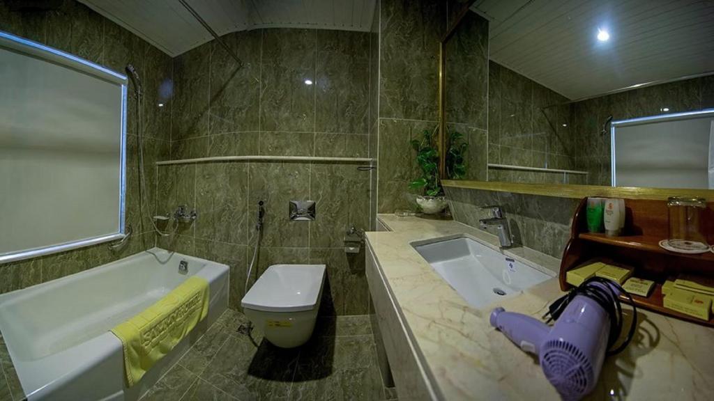 Phòng Deluxe Giường Đôi/2 Giường Đơn Nhìn Ra Thành Phố