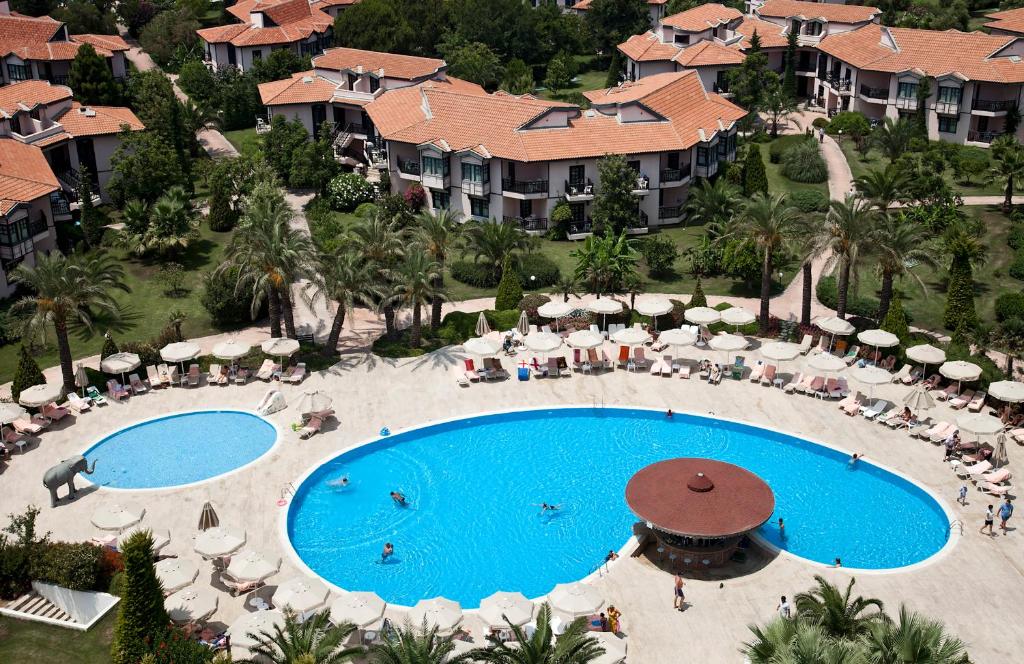 Bazén v ubytování Starlight Resort Hotel nebo v jeho okolí