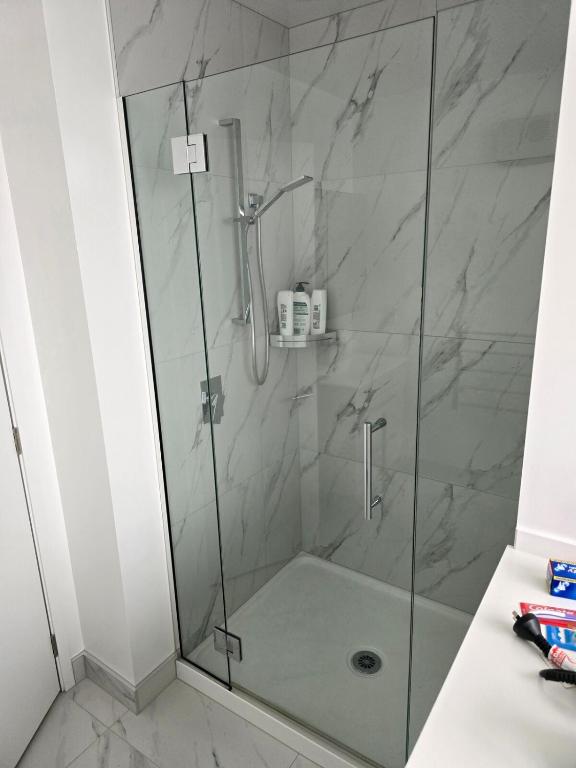 Modern 3-Level City Apartment Prime Cashel Street - Resim 11