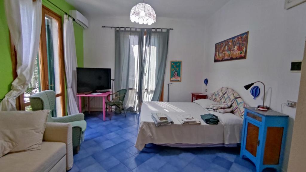 Casa Fornaciari - Kamer Met Kingsize Bed En Uitzicht Op De Tuin