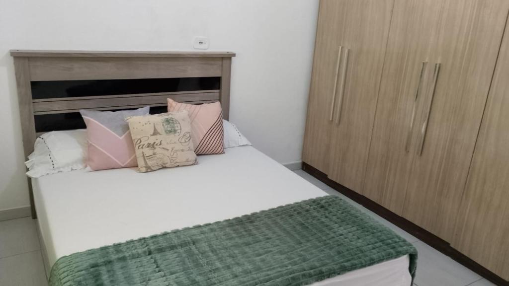Katil atau katil-katil dalam bilik di Quarto casal arejado