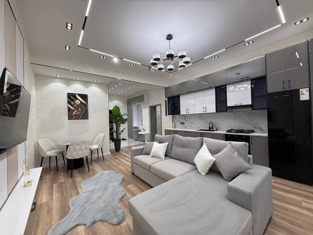 O bucătărie sau chicinetă la Lovita VIP Apartment in Nizami str