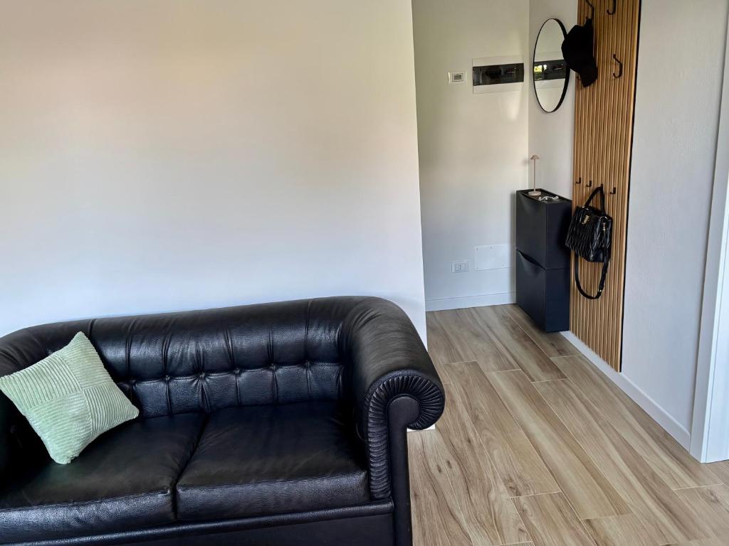 Χώρος καθιστικού στο Riki House Selvino