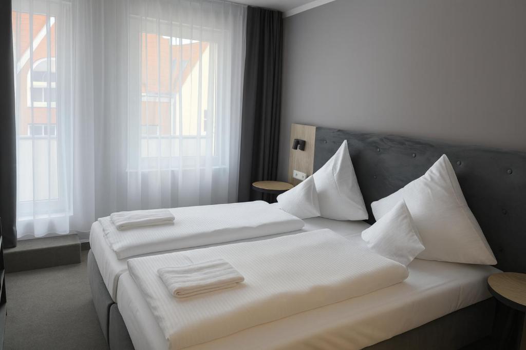 HI Grand City Hotel - Resim 14