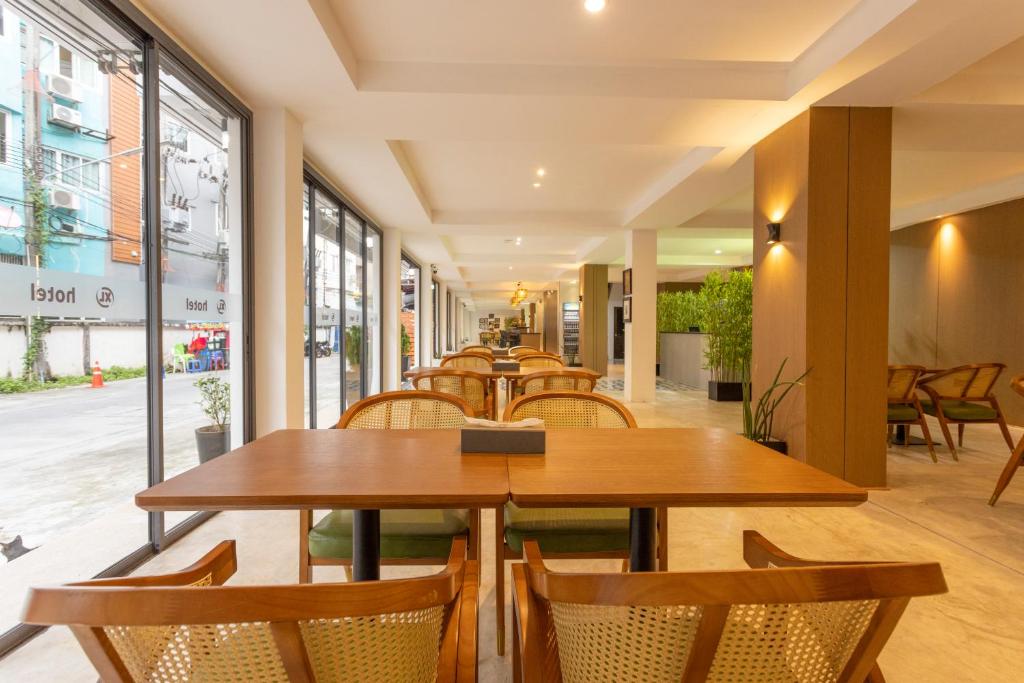 XL PATONG Hotel - Resim 37