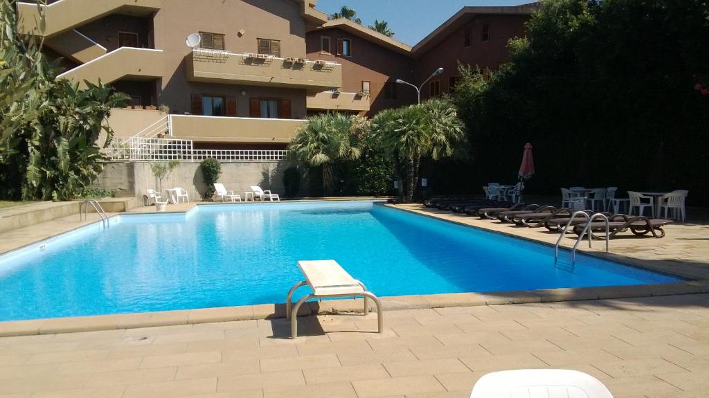 The swimming pool at or close to La Casa Di Claudia