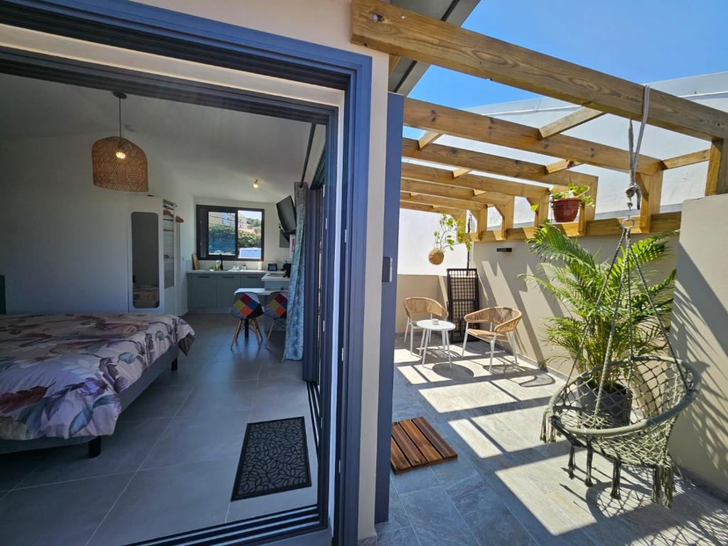 Postel nebo postele na pokoji v ubytování joly brise